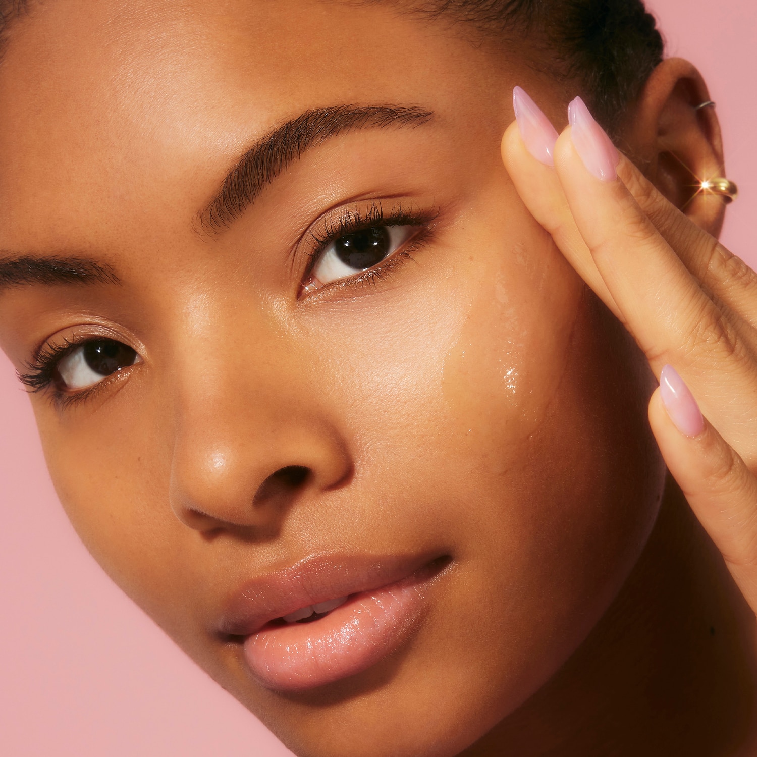 E.L.F. POWER GRIP PRIMER + 4% NIACINAMIDE (PREBASE FACIAL DE MAQUILLAJE A BASE DE GEL CON 4% DE NIACINAMIDA)